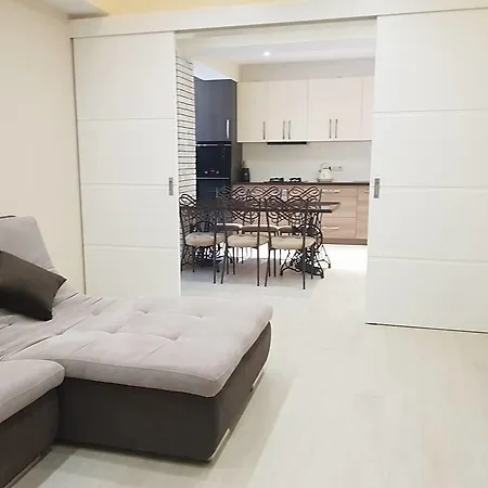 Royal Center-3 3 Tv * キシナウ
